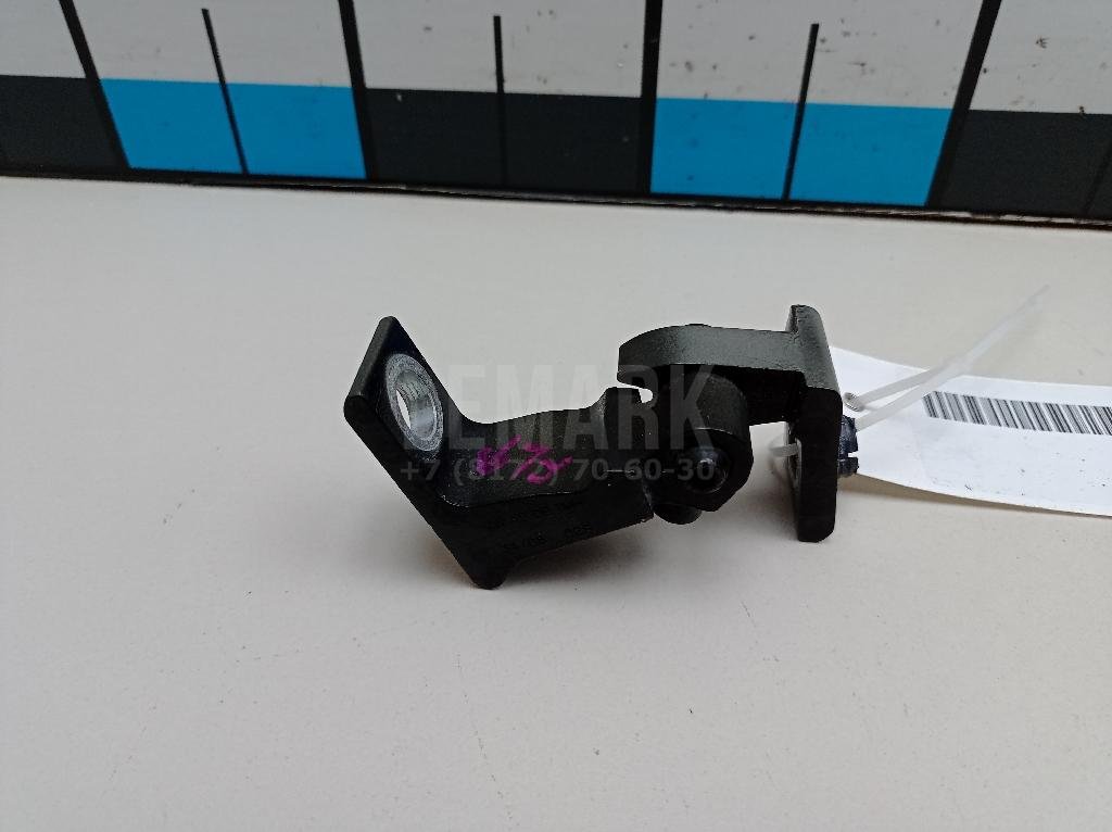 Петля двери