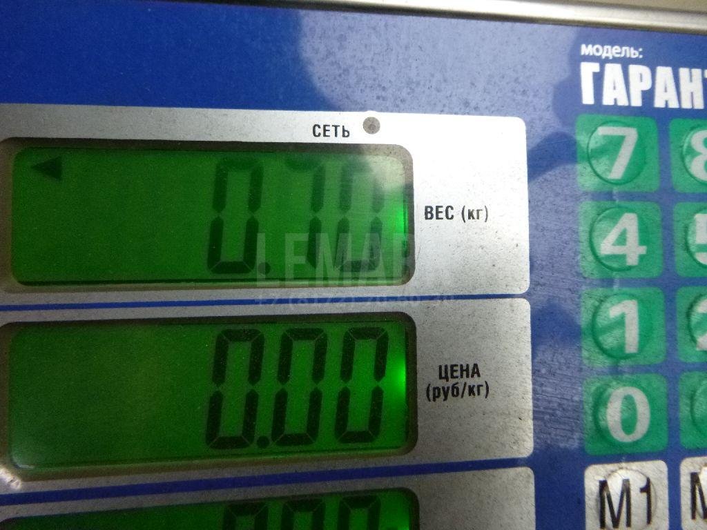 Петля двери багажника