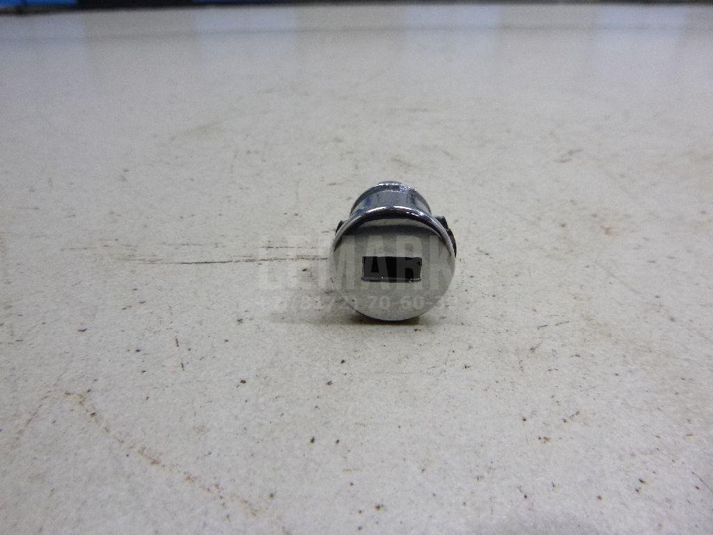 Вставка замка бардачка