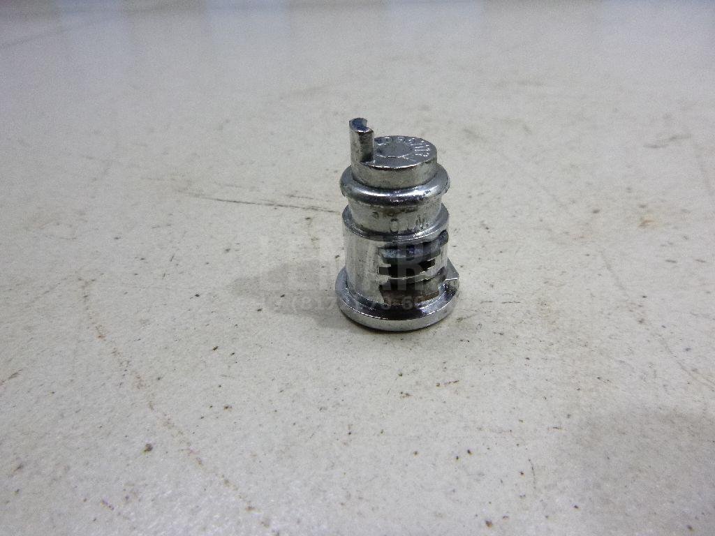 Вставка замка бардачка