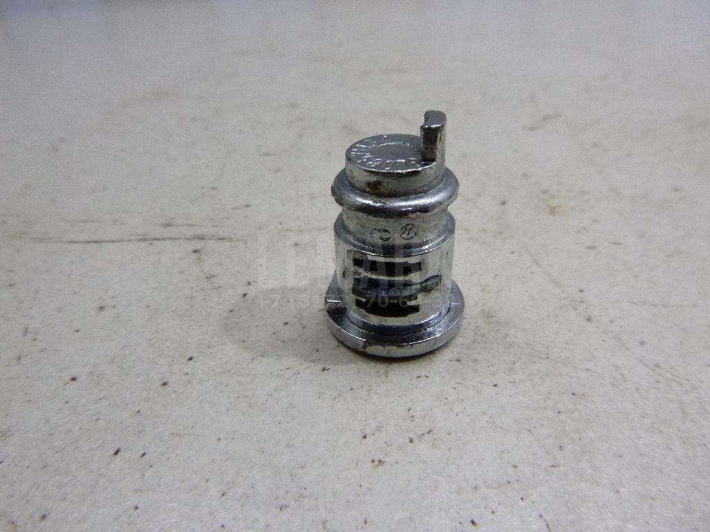 Вставка замка бардачка