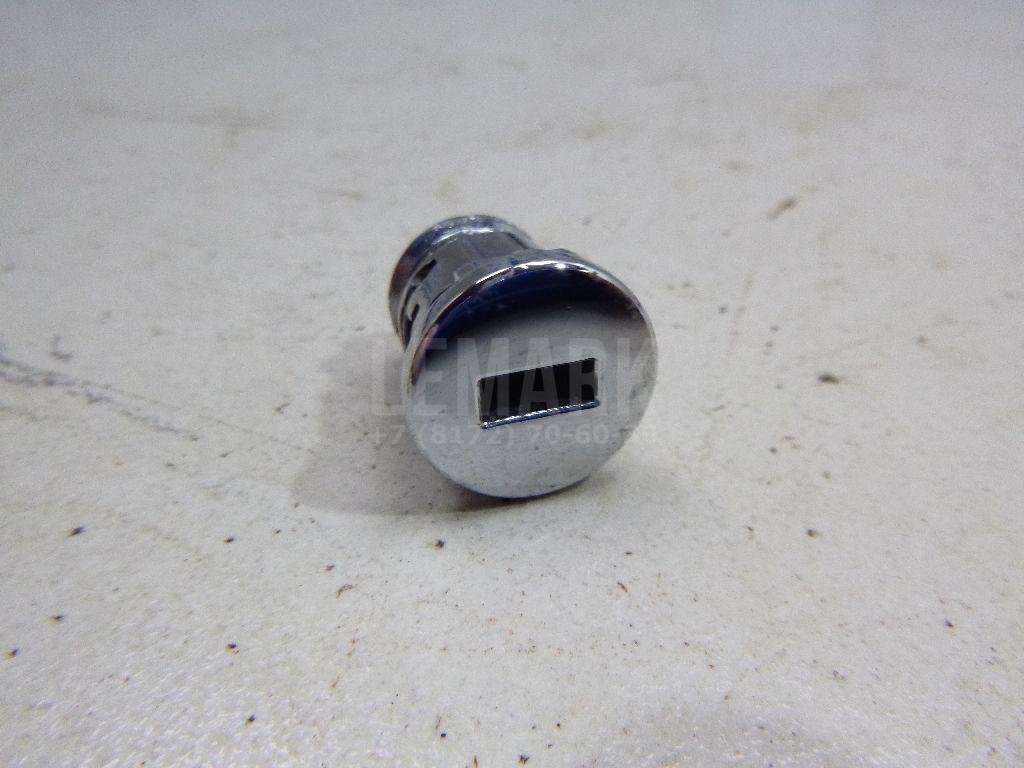 Вставка замка бардачка