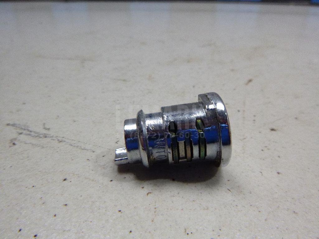 Вставка замка бардачка