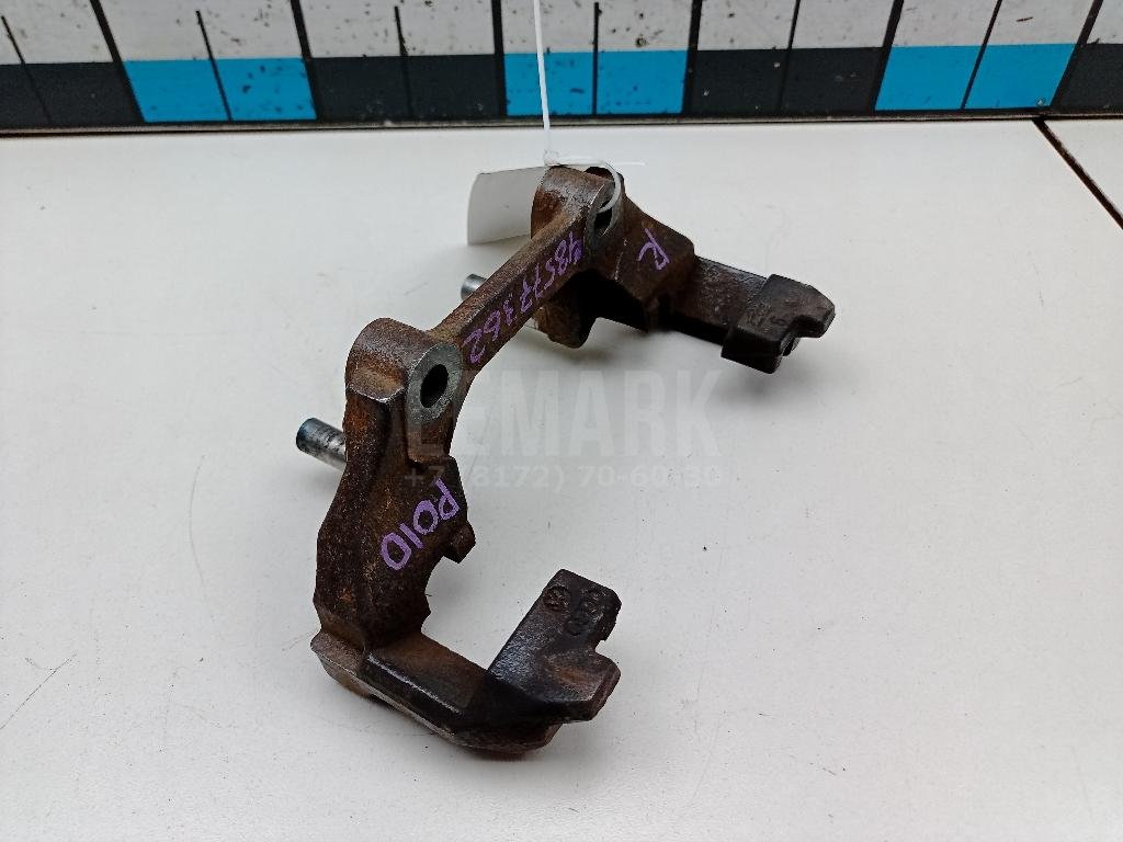 Скоба суппорта переднего