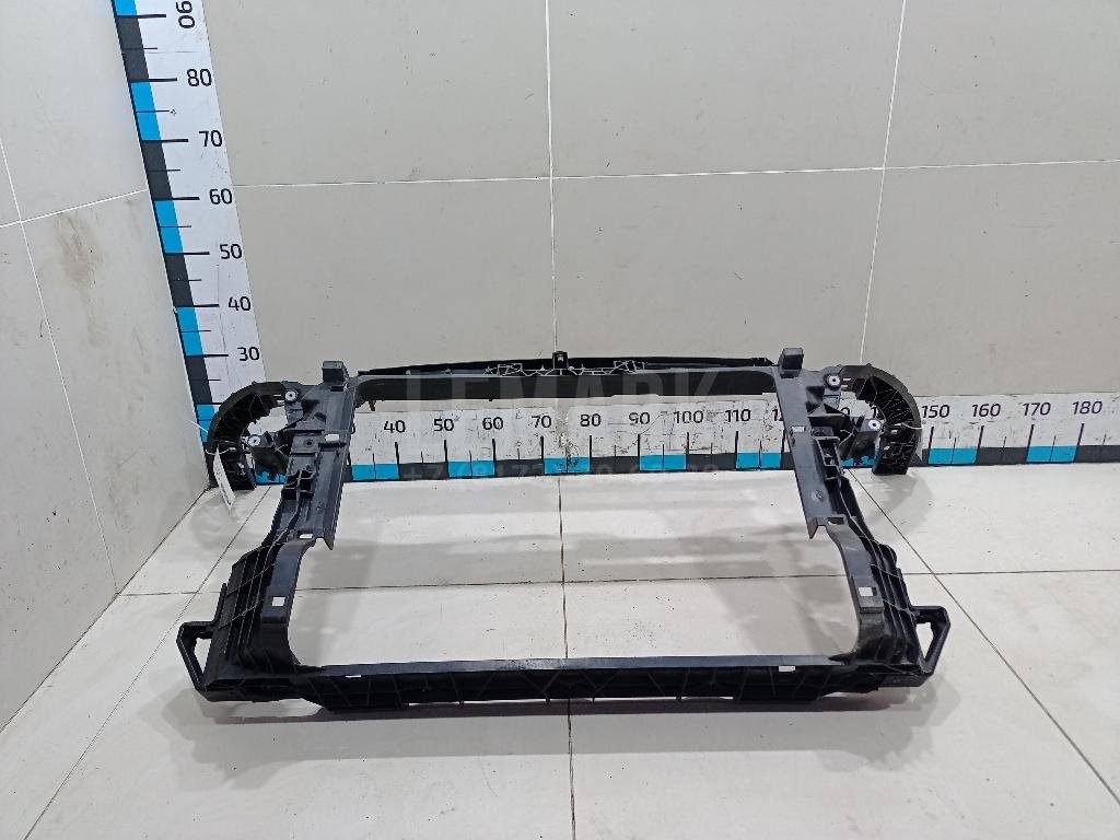 Панель передняя