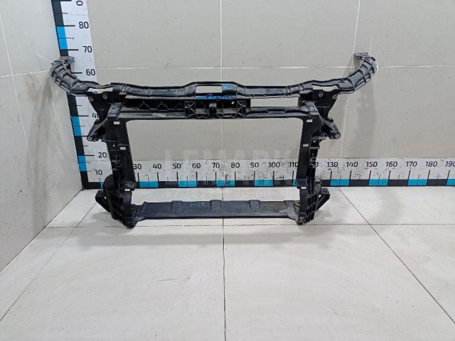 Панель передняя