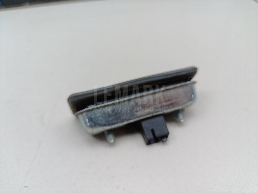 Кнопка открывания багажника