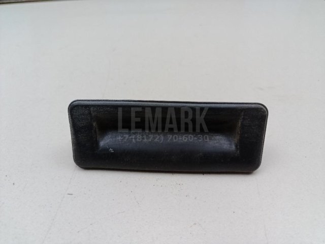 Кнопка открывания багажника