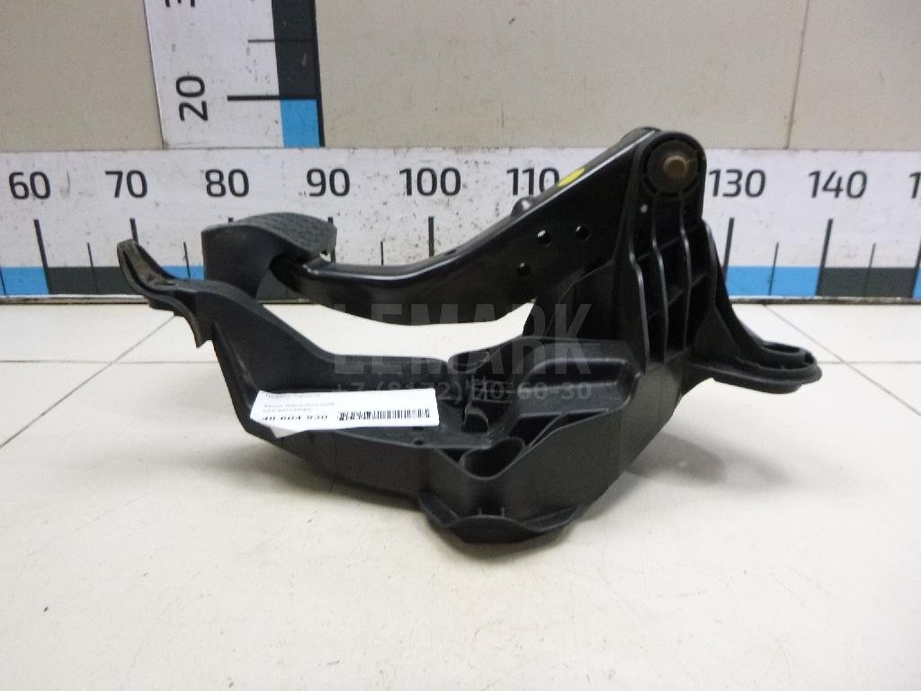 Педаль тормоза