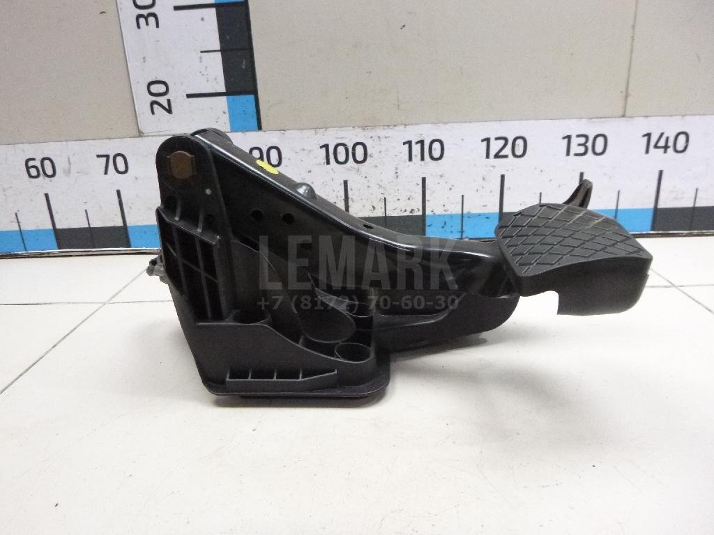 Педаль тормоза