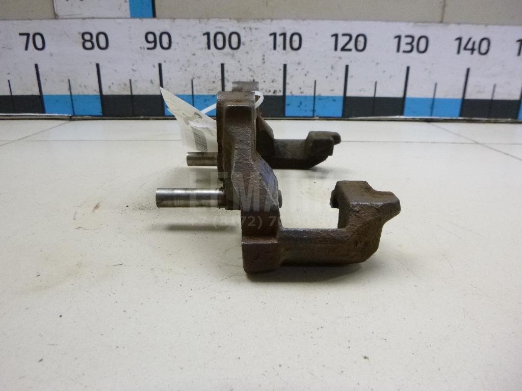 Скоба суппорта переднего