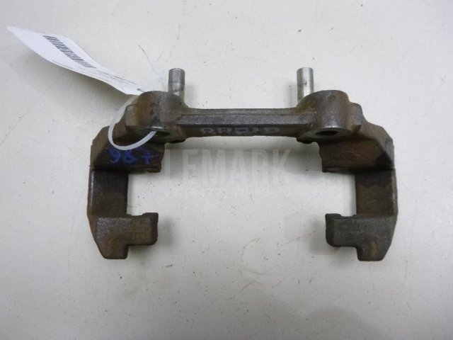 Скоба суппорта переднего