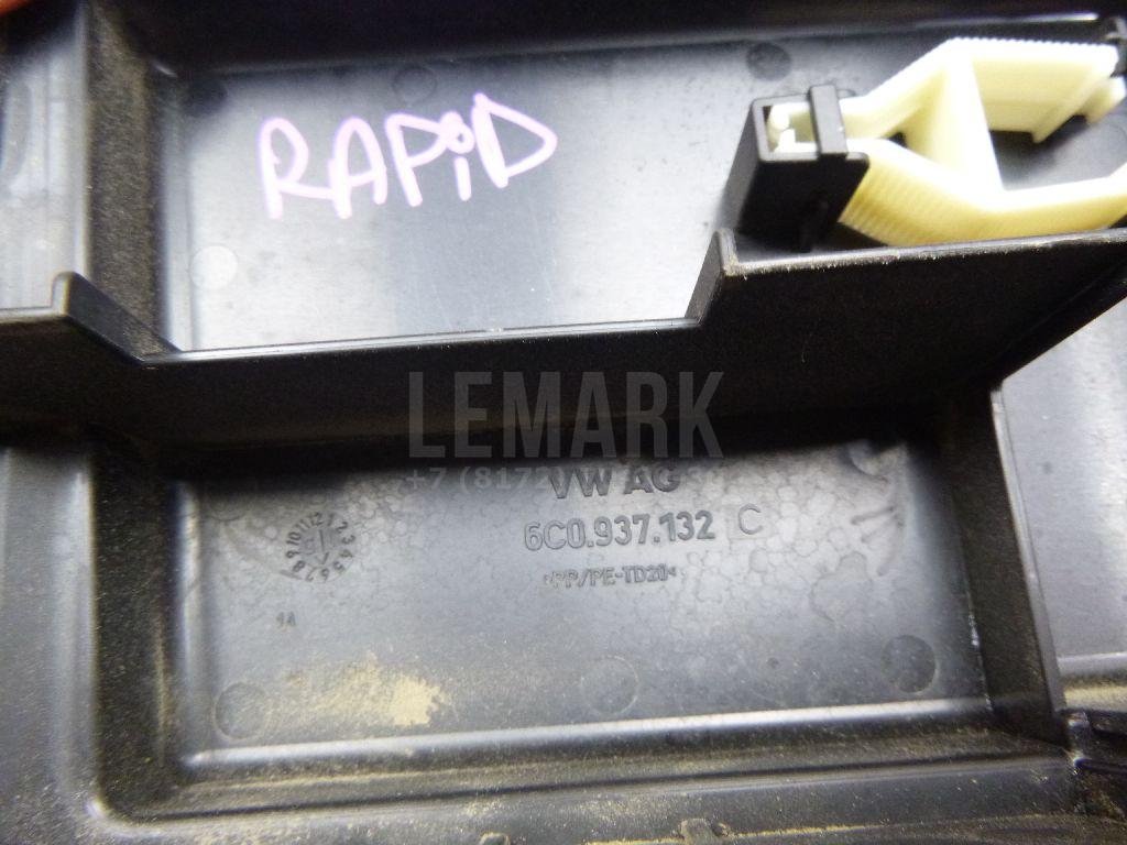 Крышка блока предохранителей