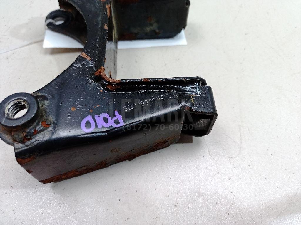 Кронштейн двигателя левый