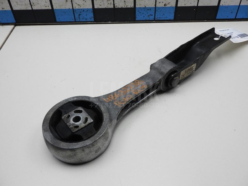 Опора двигателя задняя