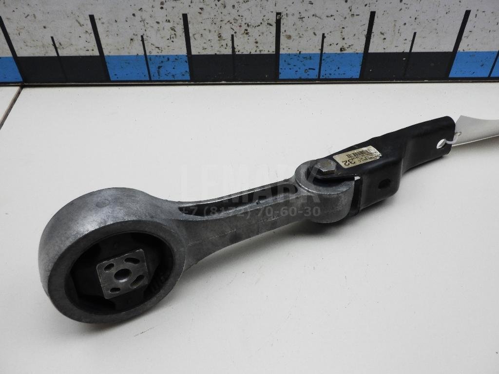 Опора двигателя задняя