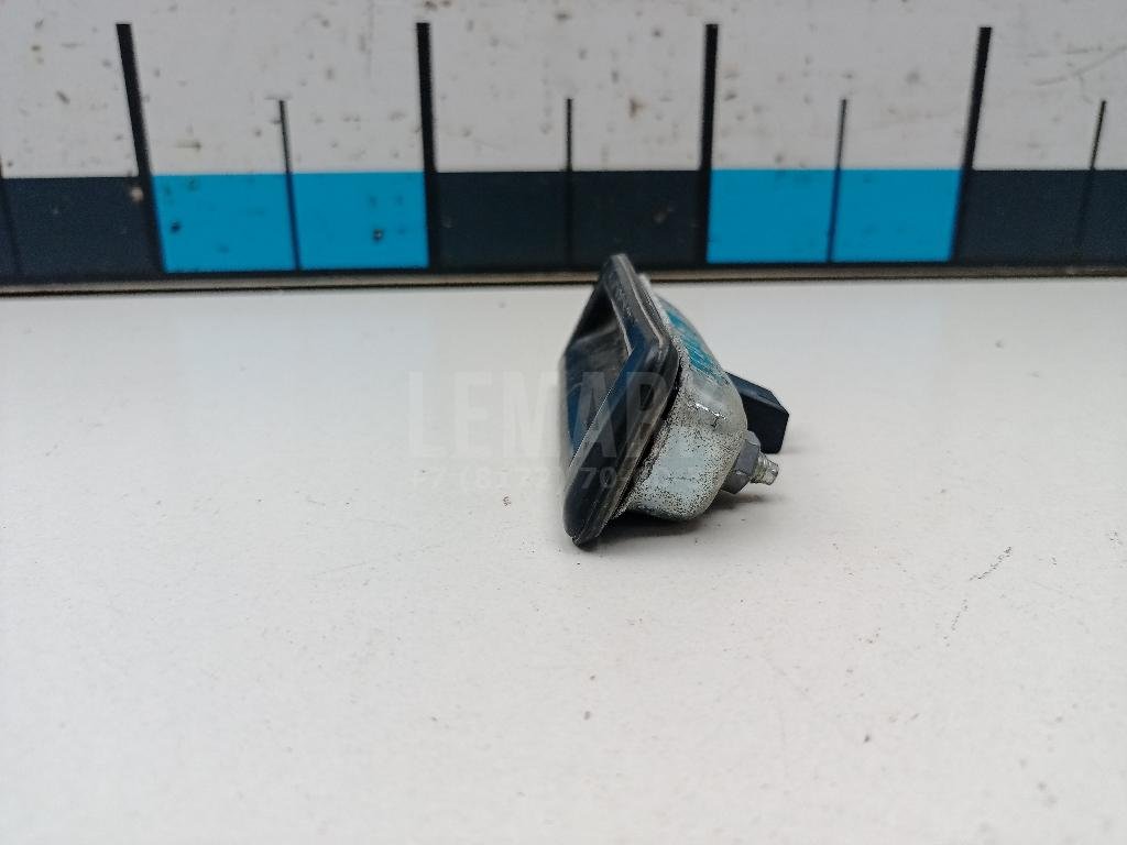 Кнопка открывания багажника