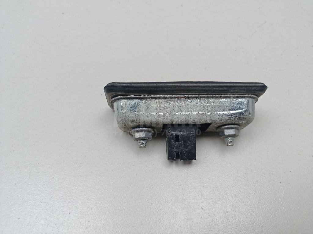 Кнопка открывания багажника