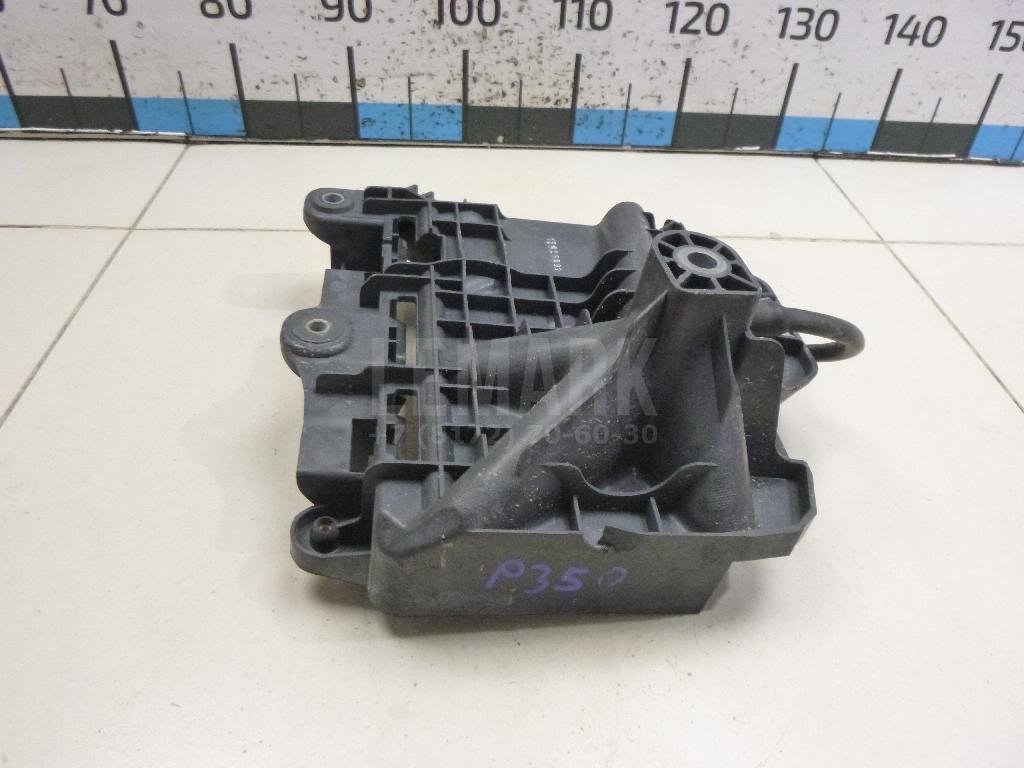 Крепление АКБ (корпус/подставка)