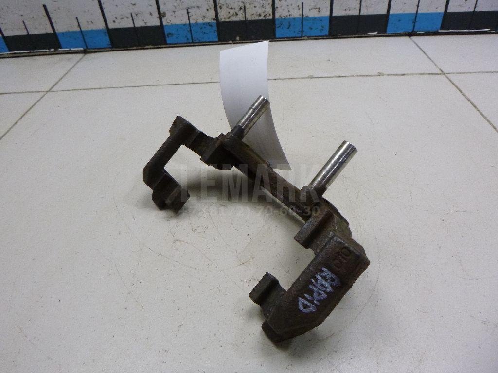 Скоба суппорта переднего