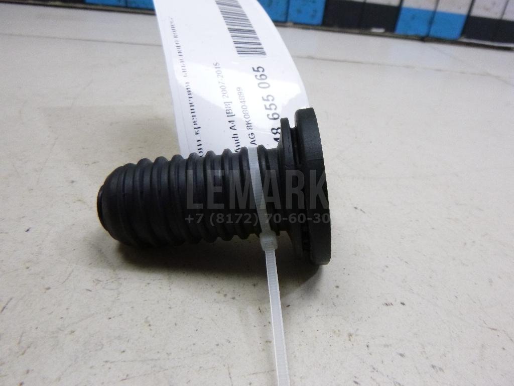 Болт крепления запасного колеса