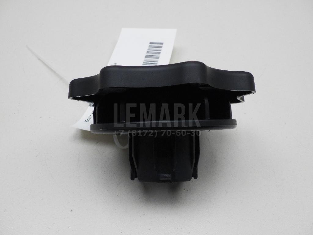 Болт крепления запасного колеса