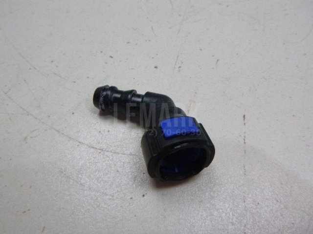 Штуцер трубки омывателя