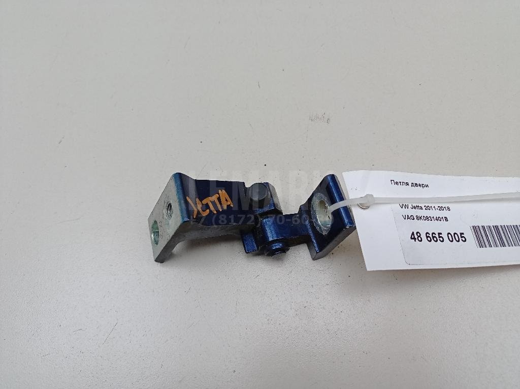 Петля двери