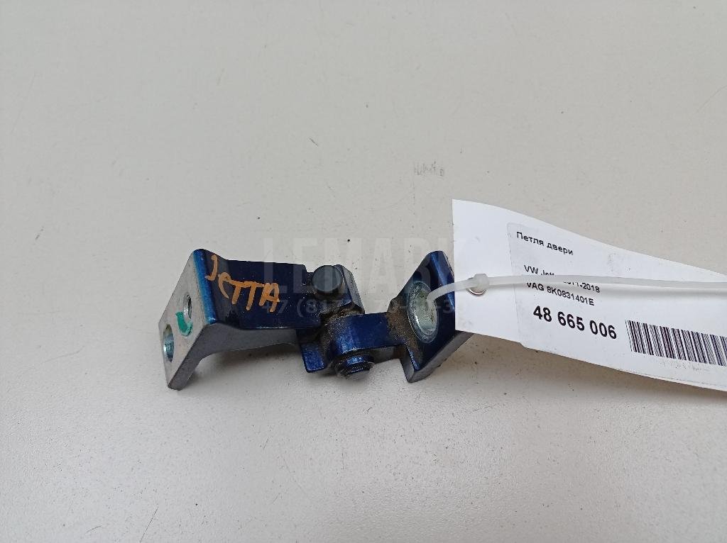 Петля двери