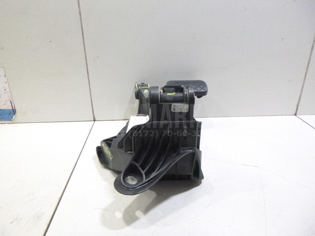 Педаль тормоза