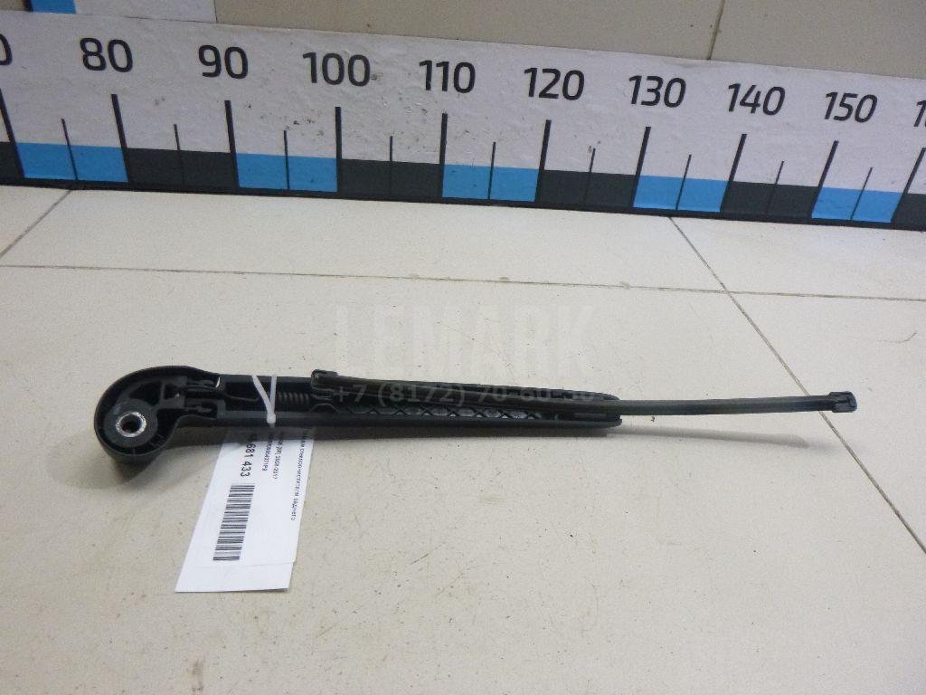 Поводок стеклоочистителя заднего