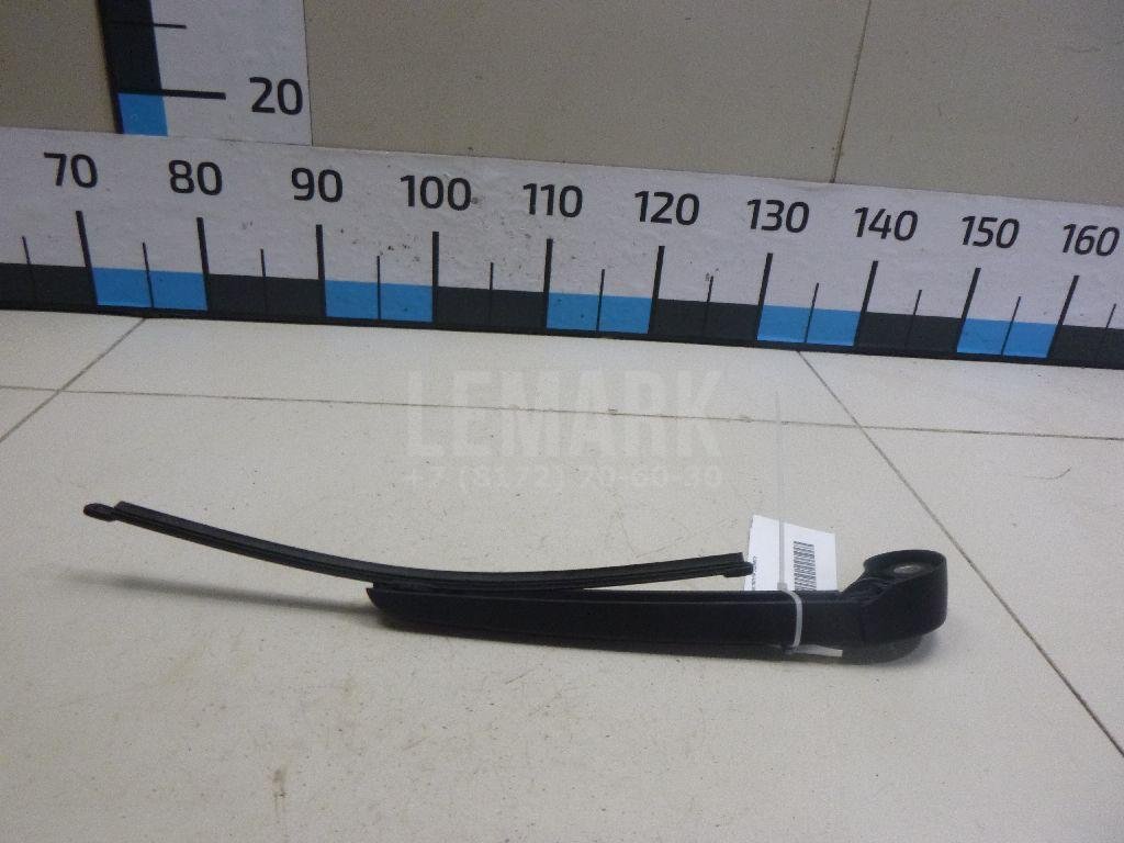 Поводок стеклоочистителя заднего