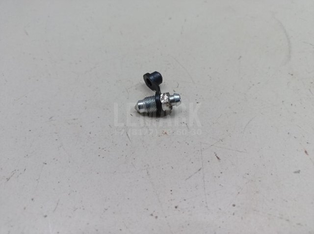 Штуцер прокачки тормозов