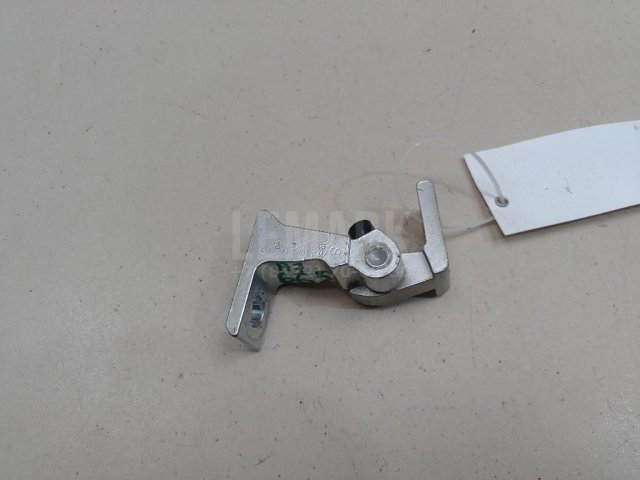 Петля двери