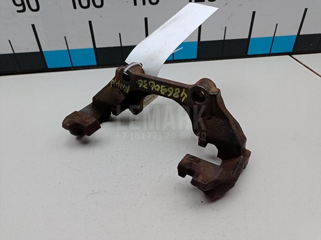 Скоба суппорта переднего