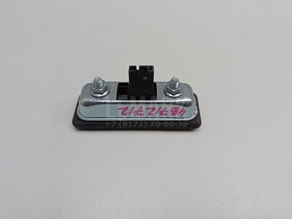 Кнопка открывания багажника