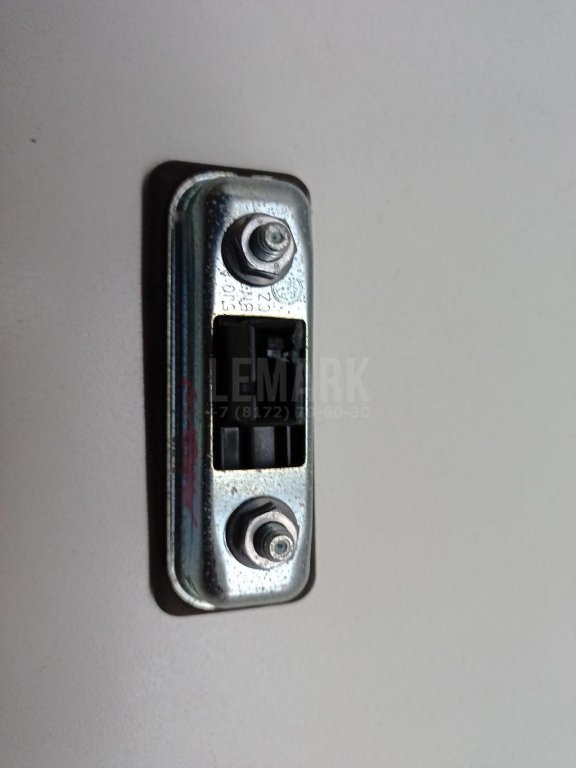 Кнопка открывания багажника