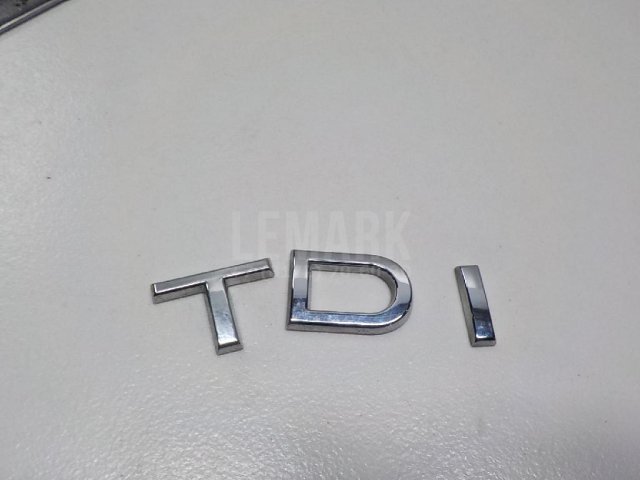 Эмблема на крышку багажника