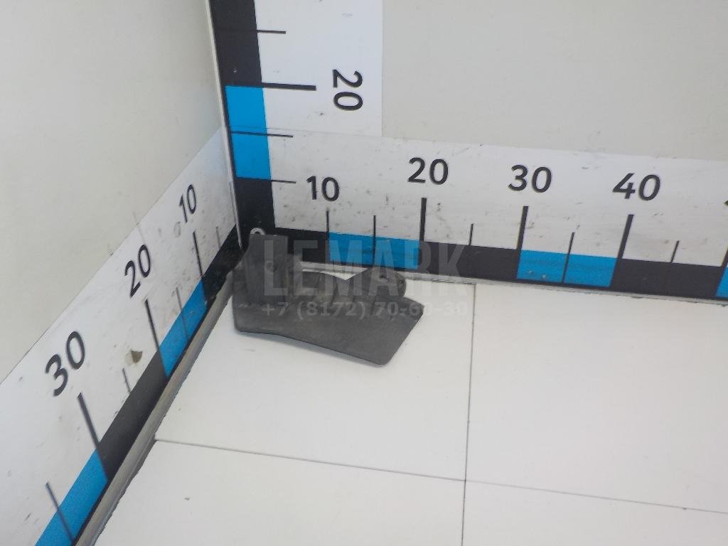 Брызговик задний правый