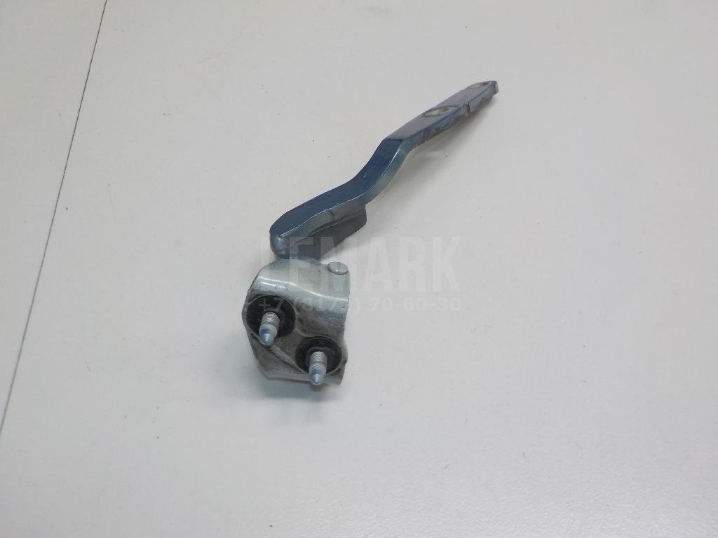 Петля двери багажника