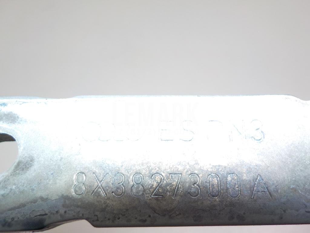 Петля двери багажника