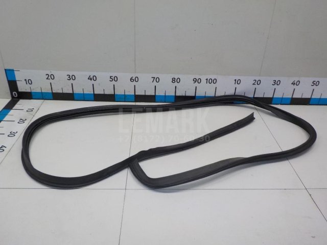 Уплотнитель багажника