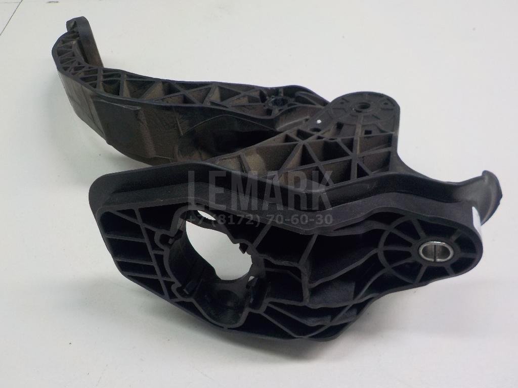 Педаль сцепления