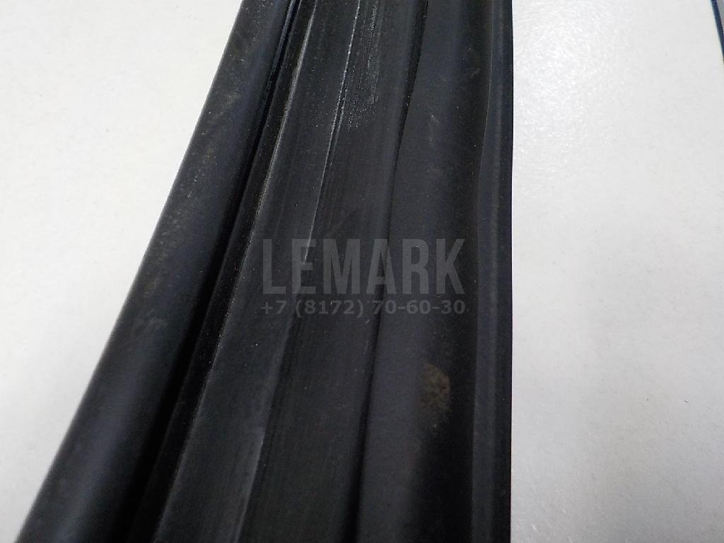 Уплотнитель стекла двери