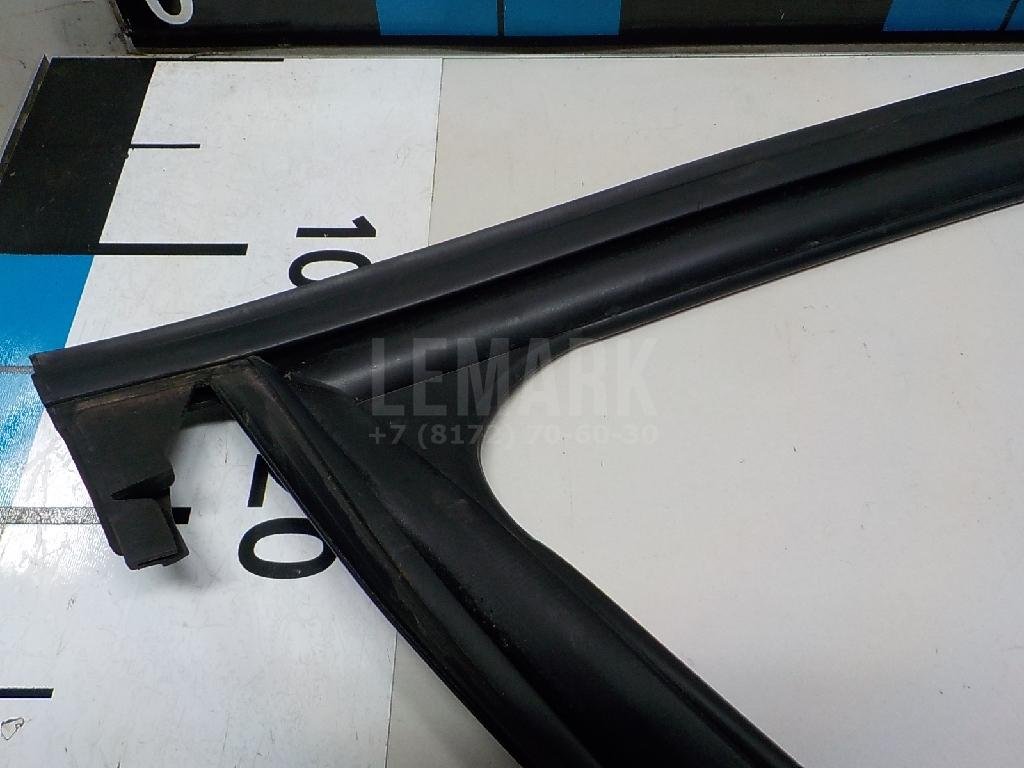 Уплотнитель стекла двери