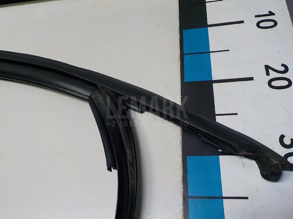 Уплотнитель стекла двери