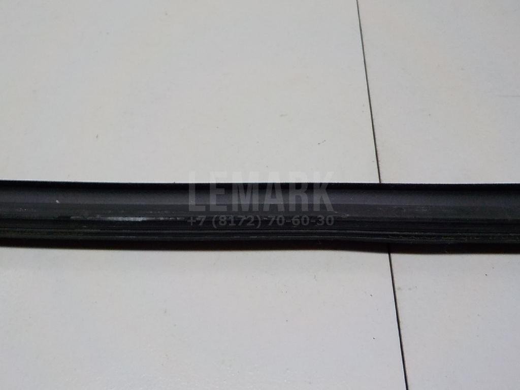 Уплотнитель стекла двери