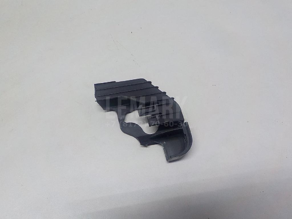 Фиксатор замка двери