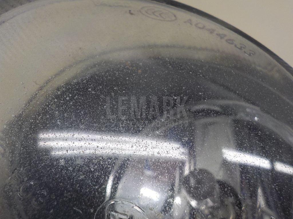 Фара противотуманная левая