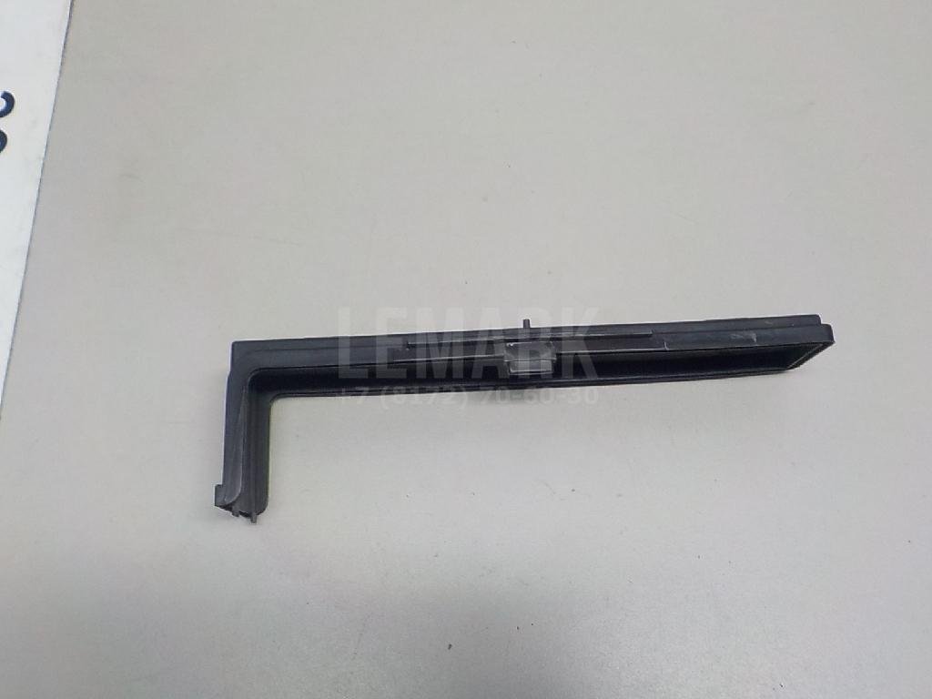 Крышка салонного фильтра